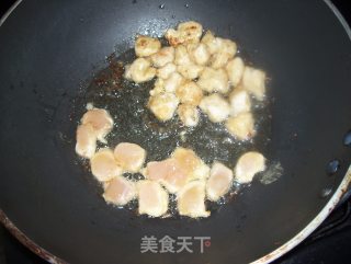 油炸鸡丁的做法步骤：2