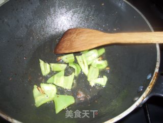 油炸鸡丁的做法步骤：2