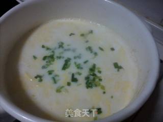 葱香牛奶羹的做法步骤：2