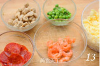 色彩与味觉的盛宴 海陆鲜汇披萨的做法步骤：5