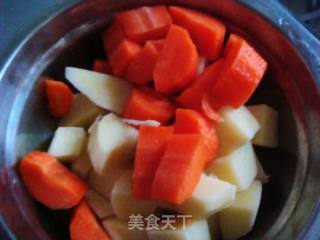 土豆炖牛腩的做法步骤：4
