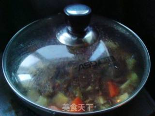 土豆炖牛腩的做法步骤：4