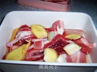 蒜香五花肉蔬菜卷的做法步骤：4