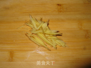 青瓜炒猪肝的做法步骤：2