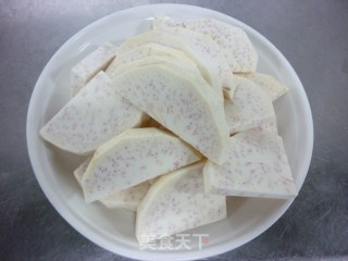 糖醋香芋球的做法步骤：2