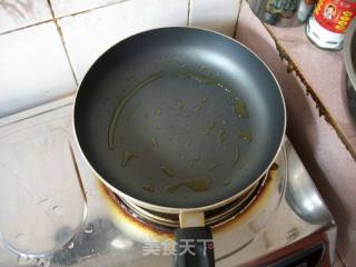 韭菜肉饼的做法步骤：2
