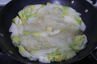 鸡汤米粉的做法步骤：2