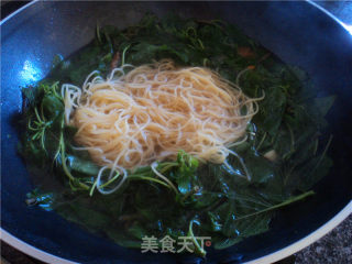 肉丝马齿苋汤面的做法步骤：2