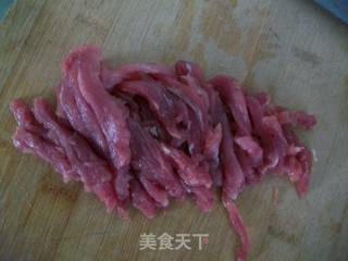 里脊肉炒蒜薹的做法步骤：2