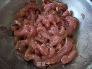 里脊肉炒蒜薹的做法步骤：2