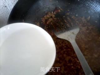 蒜香炸酱面的做法步骤：2