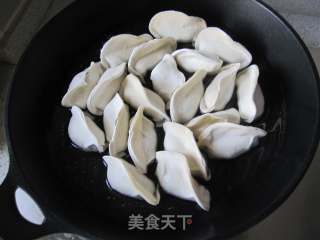 煎饺的做法步骤：2