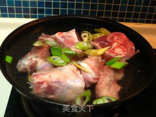 大骨炖萝卜的做法步骤：5