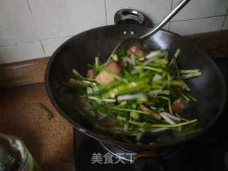 荞菜炒烧肉的做法步骤：3
