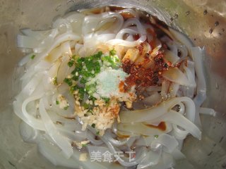 凉拌粉皮的做法步骤：2