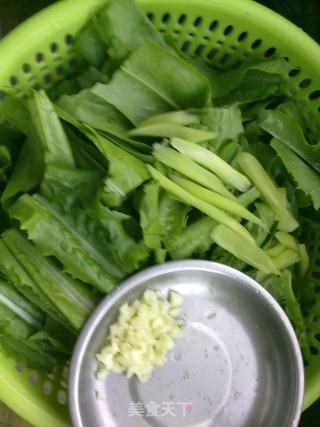 蒜蓉油麦菜的做法步骤：2