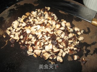 腊味芋头糕的做法步骤：2