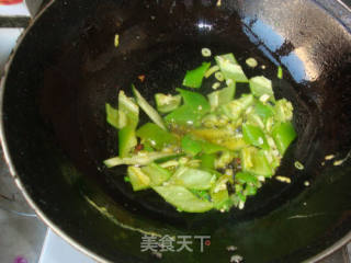 黄瓜炒鸡蛋的做法步骤：2
