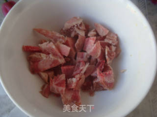 肉炒洋葱胡萝卜的做法步骤：2