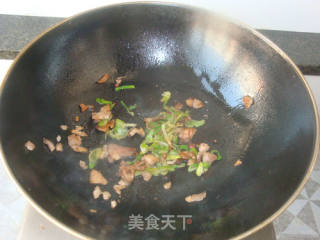 肉炒洋葱胡萝卜的做法步骤：2