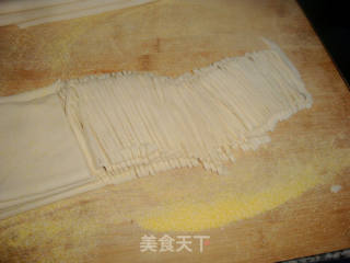 白菜炒面的做法步骤：2
