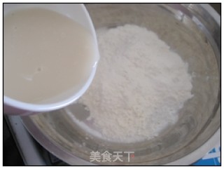 那不勒斯比萨的做法步骤：2
