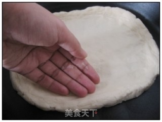 那不勒斯比萨的做法步骤：2