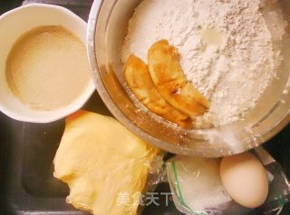 草莓菠萝包的做法步骤：3