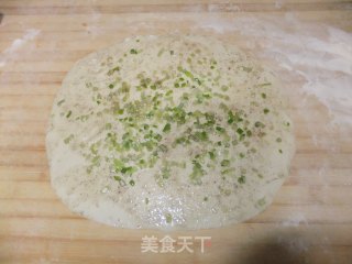 葱油饼的做法步骤：2