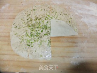 葱油饼的做法步骤：2