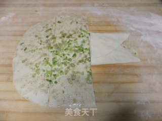 葱油饼的做法步骤：2