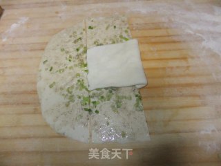 葱油饼的做法步骤：2