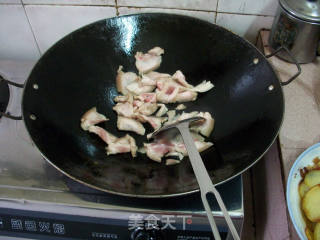 土豆回锅肉的做法步骤：2