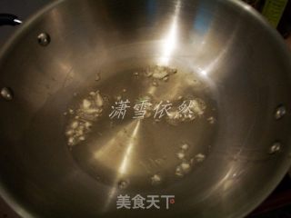 芹菜木耳炒肉(十二)的做法步骤：2