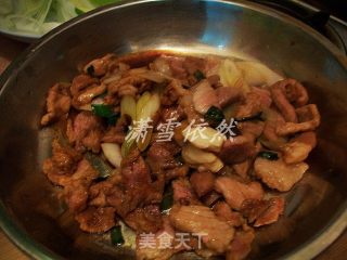 芹菜木耳炒肉(十二)的做法步骤：2