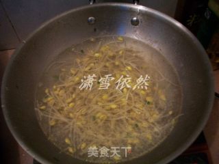 菠菜豆芽汤的做法步骤：2