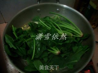菠菜豆芽汤的做法步骤：2