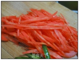豆芽炒胡萝卜的做法步骤：2