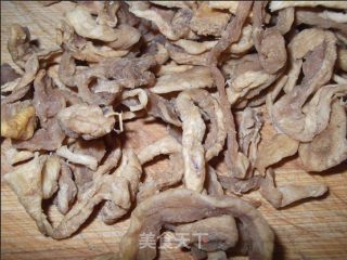 萝卜干炒肉粒的做法步骤：2