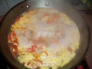 西红柿蛋汤的做法步骤：2