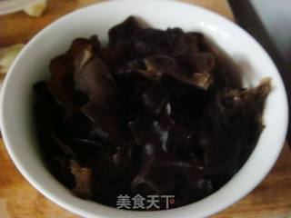菠菜木耳鸡蛋汤的做法步骤：4
