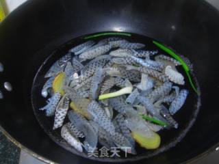 葱烧鱼皮的做法步骤：2