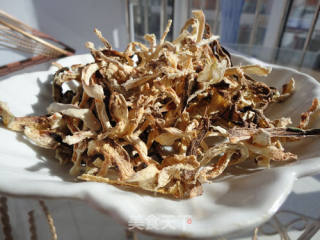 西瓜皮炖颈骨的做法步骤：2