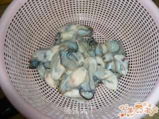 香煎蚝饼的做法步骤：2