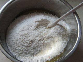 椰香小饼干的做法步骤：2