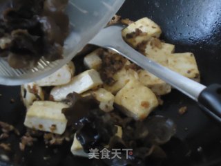 家常肉酱烧豆腐的做法步骤：3
