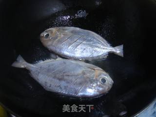 香煎海鲳的做法步骤：3