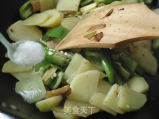 青椒土豆片的做法步骤：3