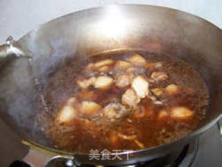 胡萝卜红烧肉的做法步骤：2