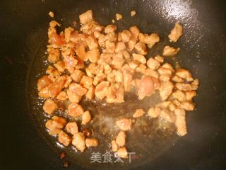 小炒彩色肉丁的做法步骤：2